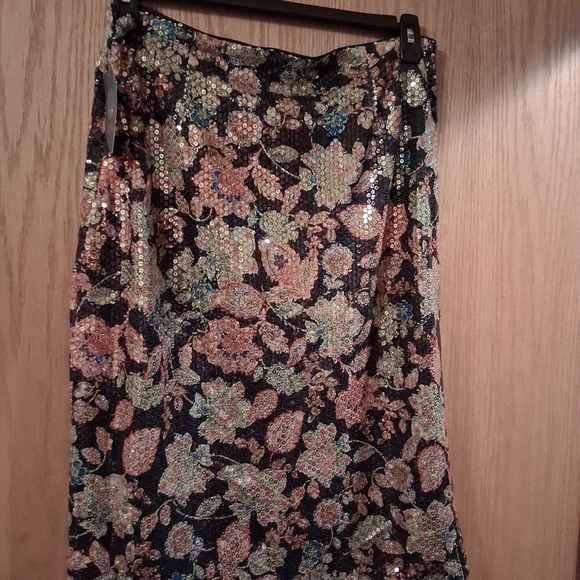 Vince Camuto Black Floral-Print Sequined Skirt Large, 17 Across Waist , 27 Long - Picture 6 of 6
